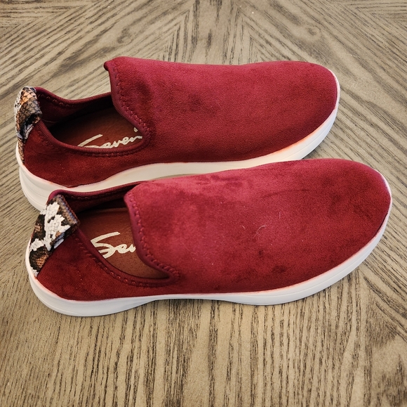 Ladies SEVEN 7 Red Vegan Waterproof Leather Comfort Slip On Sneaker Size 9 - Picture 5 of 5